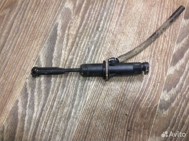 Цилиндр сцепления главный Renault Duster 1