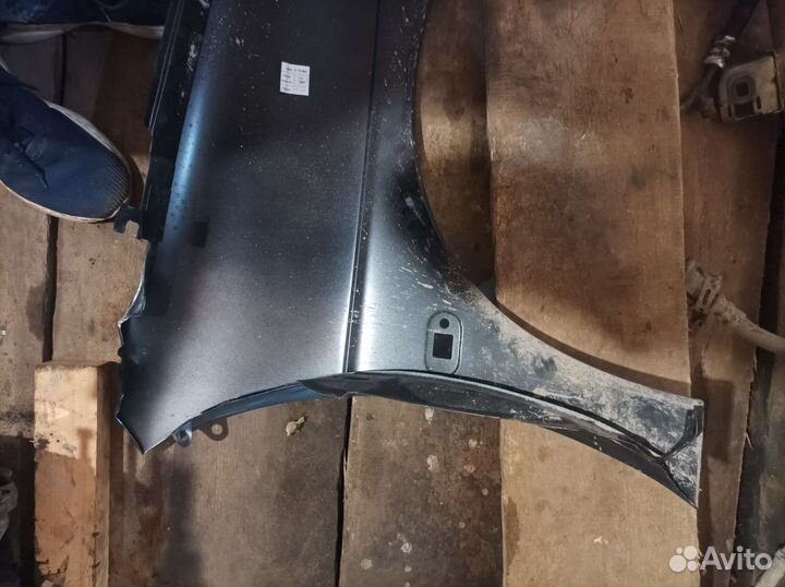 Левое переднее крыло Renault Megan 1 рест