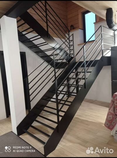 Лестница на металлокаркасе