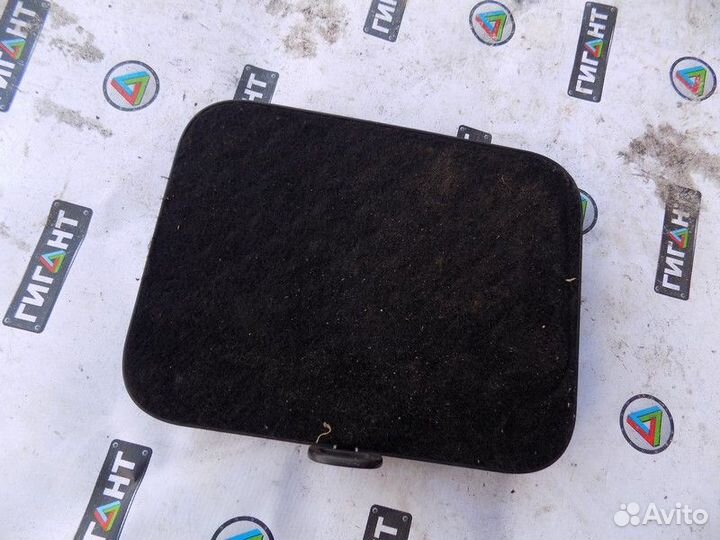 Крышка (дверца) бардачка Megane II 2002-2009