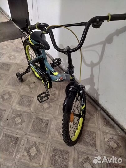 Велосипед детский 4 колесный