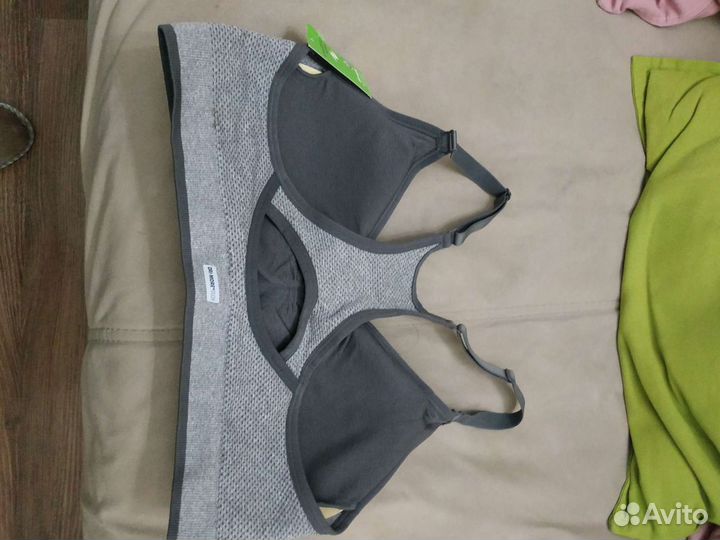 Спортивный женский топ