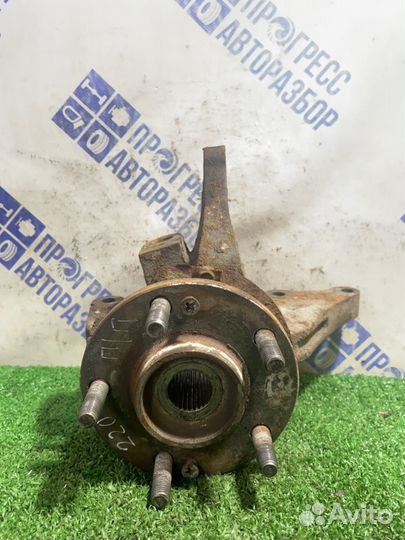 Поворотный кулак передний правый Hyundai Santa Fe