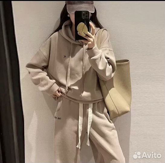 Спортивный костюм женский