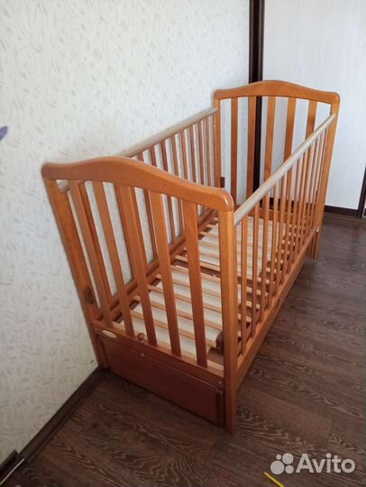 Кровать+матрас+бортики+игрушки+ванночка