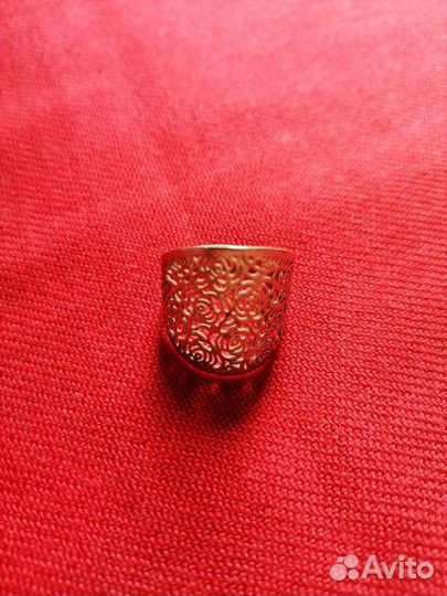 Серебряное кольцо женское