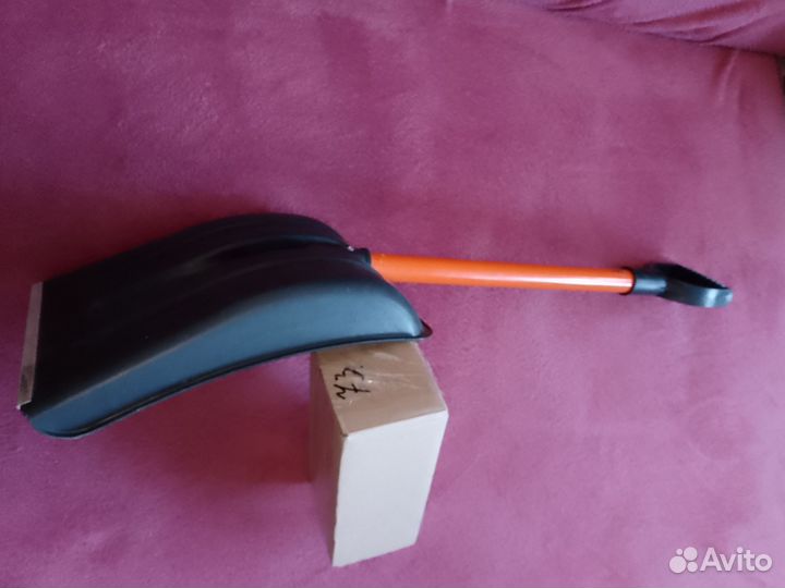 Автомобильная лопатка