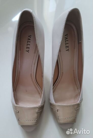 Туфли женские бежевые кожаные (39)