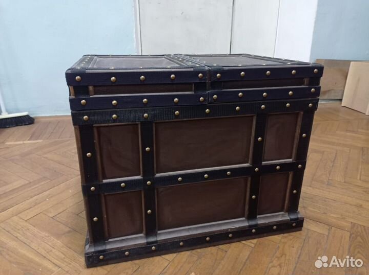 Сундук деревянный