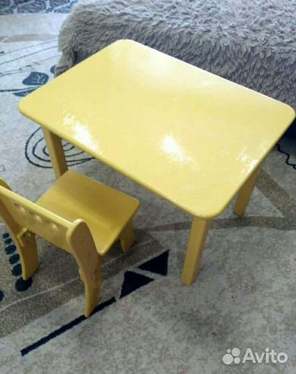 Детский стол и стул