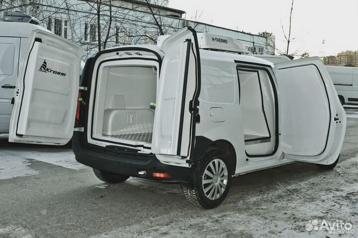 Водитель в Ozon на Ford Транзит