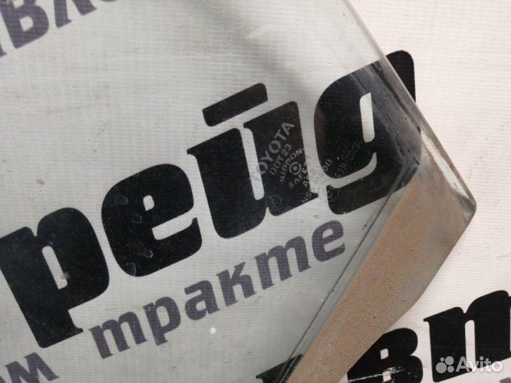 Стекло боковое переднее левое Toyota Camry SV41