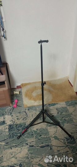 Гитарная стойка