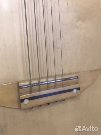 Акустическая гитара