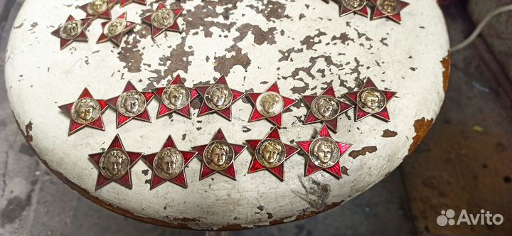 Значок октябренка