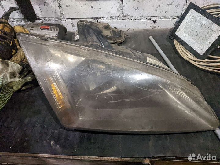 Фара правая Ford focus 2