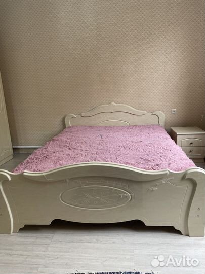 Спальный гарнитур