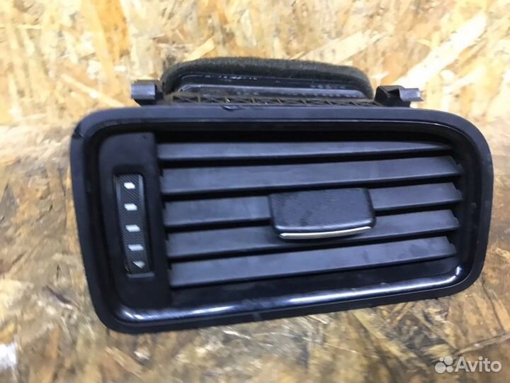 Дефлектор воздушный передний правый Volkswagen