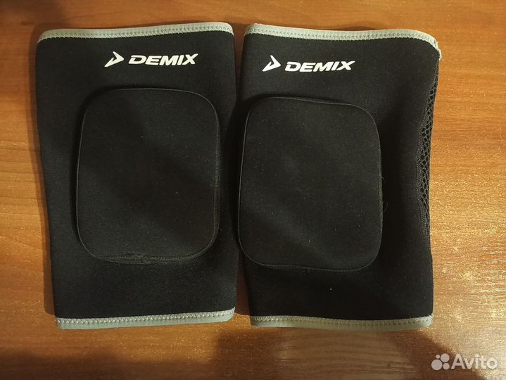 Наколенники Demix