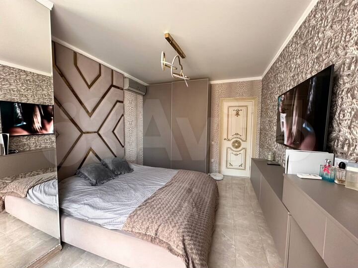 2-к. квартира, 75 м², 8/25 эт.