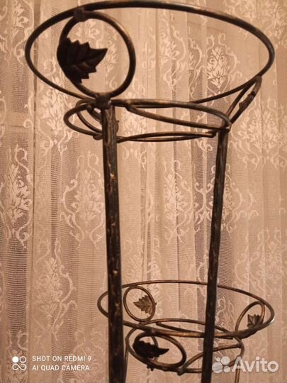 Подставка для цветов напольная металлическая