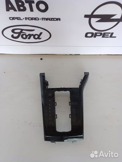Рамка ручки АКПП Opel Astra H
