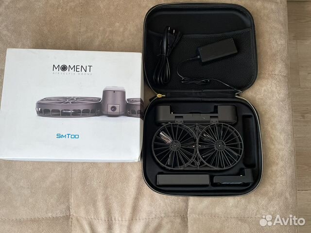 Квадрокоптер moment airselfie drone