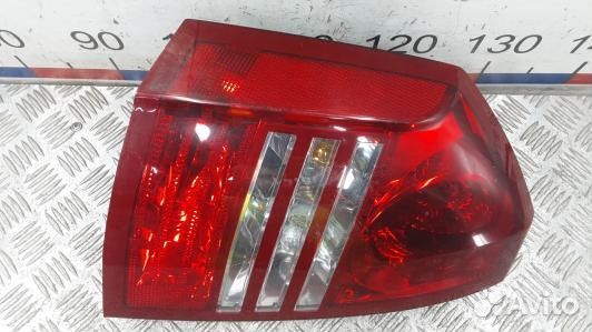 Фонарь задний левый chrysler 300C 1 (EEA18MX01)