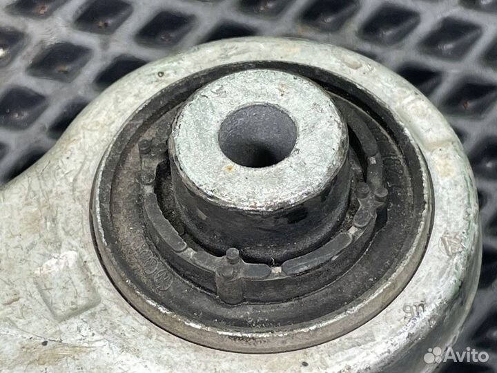 Рычаг передний левый нижний Audi A8 4E0407155C