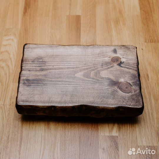 Поднос деревянный сервировочный на ножках