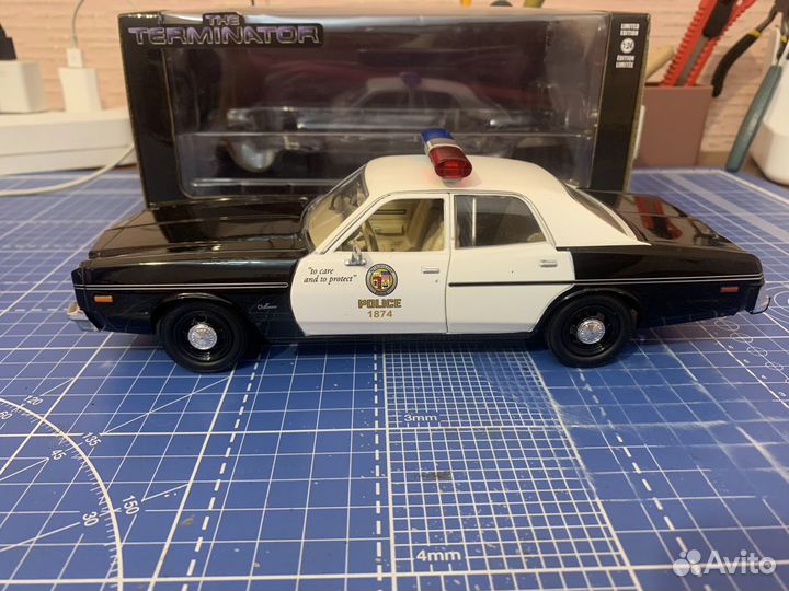 Dodge Monaco 1977 1/24 Greenlight