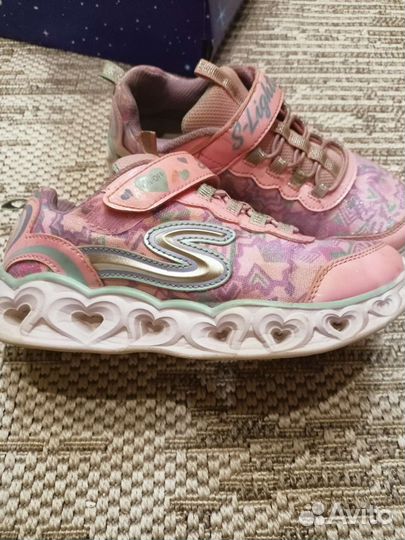 Кроссовки для девочки skechers