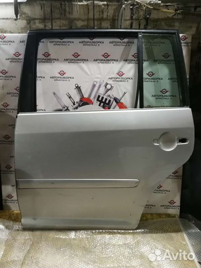 Дверь задняя левая volkswagen touran