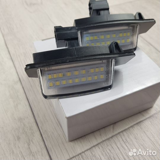 Подсветка номера на Mitsubishi Outlander 2 3