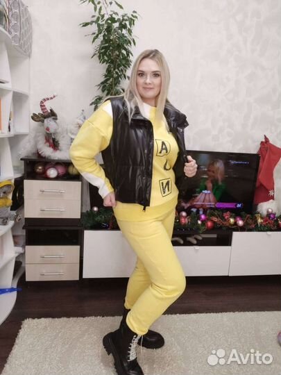 Спортивный костюм женский