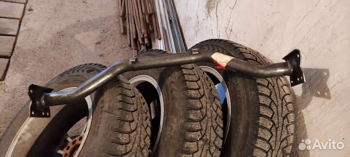 Траверса двигателя газель /Поперечина рамы