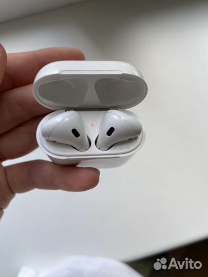 Беспроводные наушники apple airpods 1