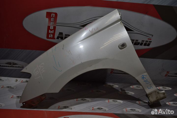 Крыло перед лево c Toyota Caldina ZZT241W 1ZZ-FE