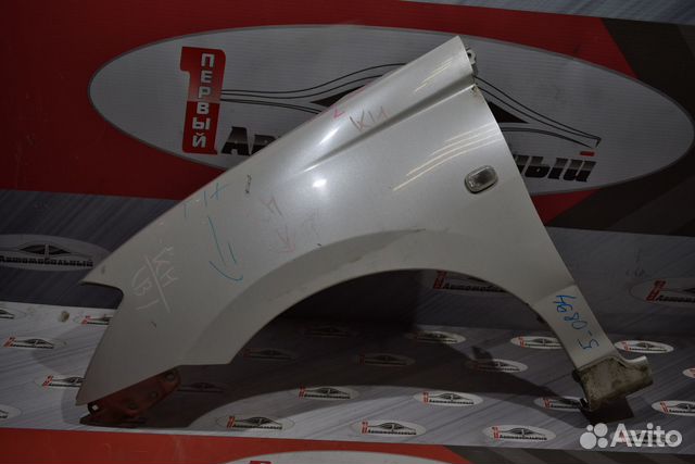 Крыло перед лево c Toyota Caldina ZZT241W 1ZZ-FE