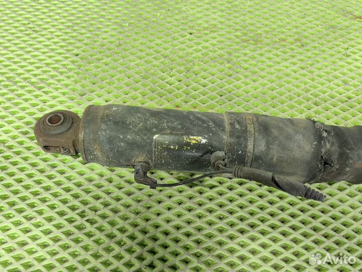 Амортизаторы задние Cadillac Escalade GMT800