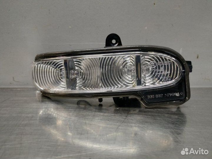 Повторитель в зеркало передний правый