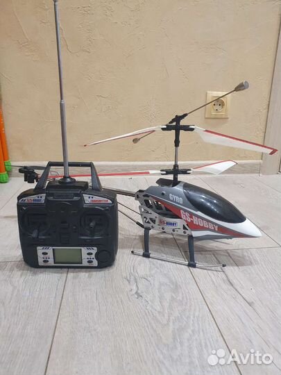 Лодка и вертолёт на радиоуправлении