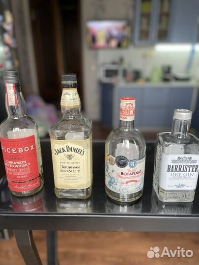 Пустые бутылки для бара