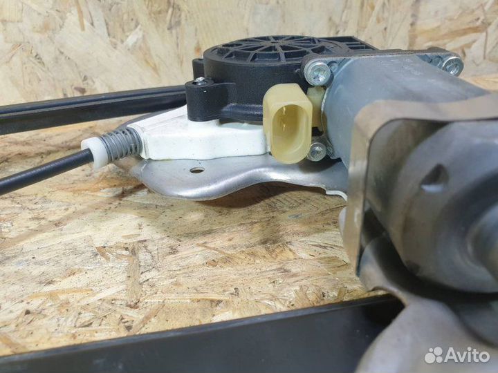 Стеклоподъемник передний левый Land Rover Range