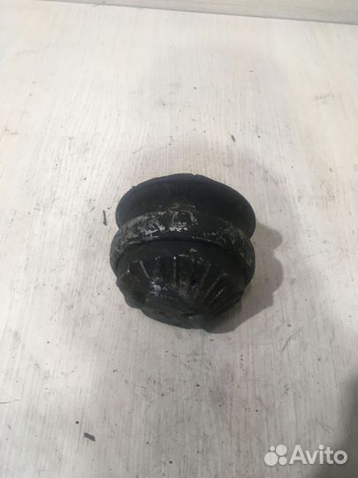 Подушка двигателя Мерседес W211 2.2 TDI