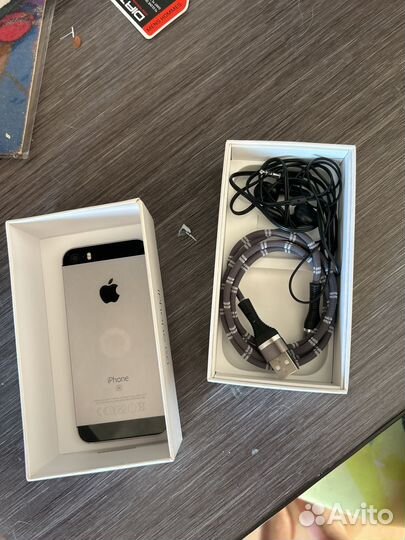 iPhone SE, 16 ГБ