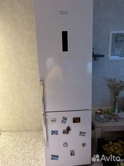 Холодильник бу Hotpoint Ariston
