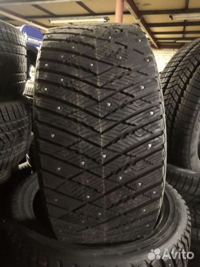 Goodyear UltraGrip Ice Arctic SUV 275/40 R20 106T