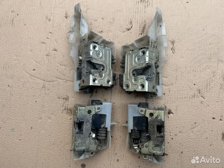 Замок двери Renault Symbol