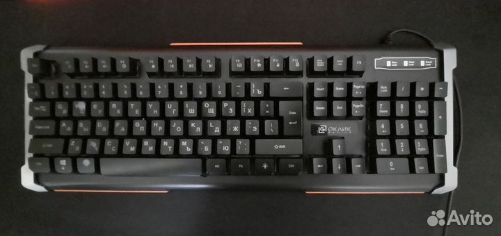 Игровая клавиатура с подсветкой oklick gaming